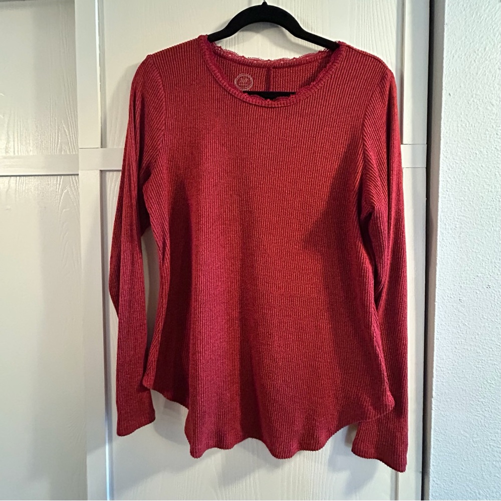 Maurice’s 24/7 Rust Long sleeve Scalloped Trim Neckline Top Size L Preloved